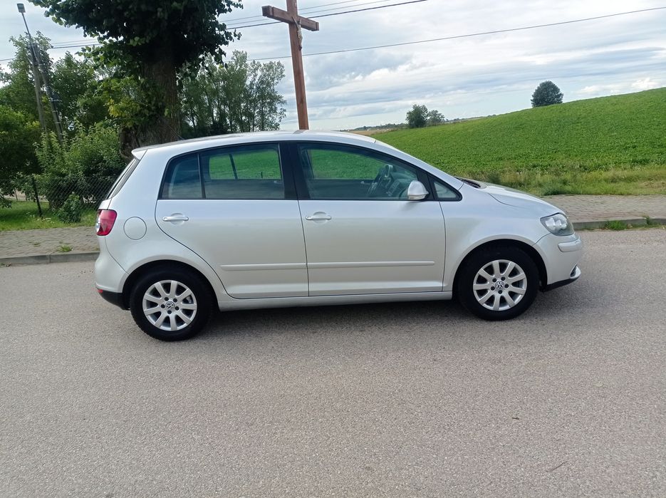 Sprzedam volkswagen golf plus 5 1,6 mpi mały przebieg jeden właściciel
