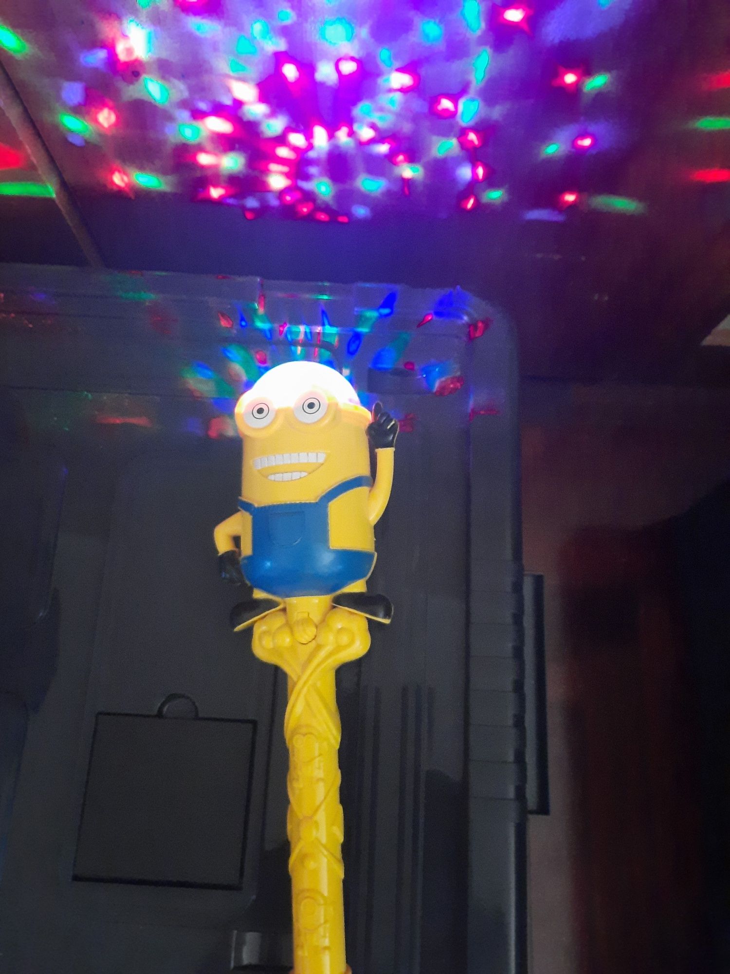 Bonrco do minion com luz