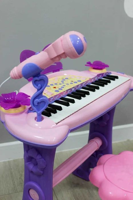 Детский синтезатор пианино 6613 с микрофоном и стульчиком Мр3 вихід