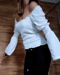 Biała bluzeczka z rozszerzanymi rękawami M