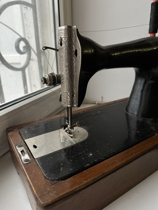 Антикварная! швейная машинка