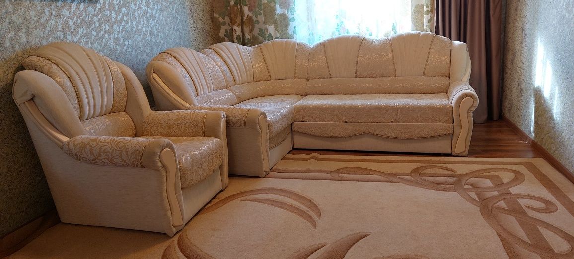 Продам раскладной диван с креслом