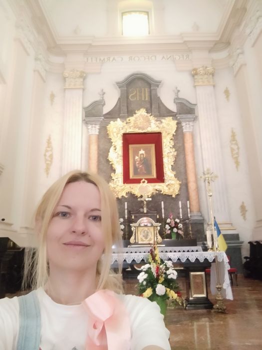 Нянічка, догляну діток, заведу в садочок, на гурток...