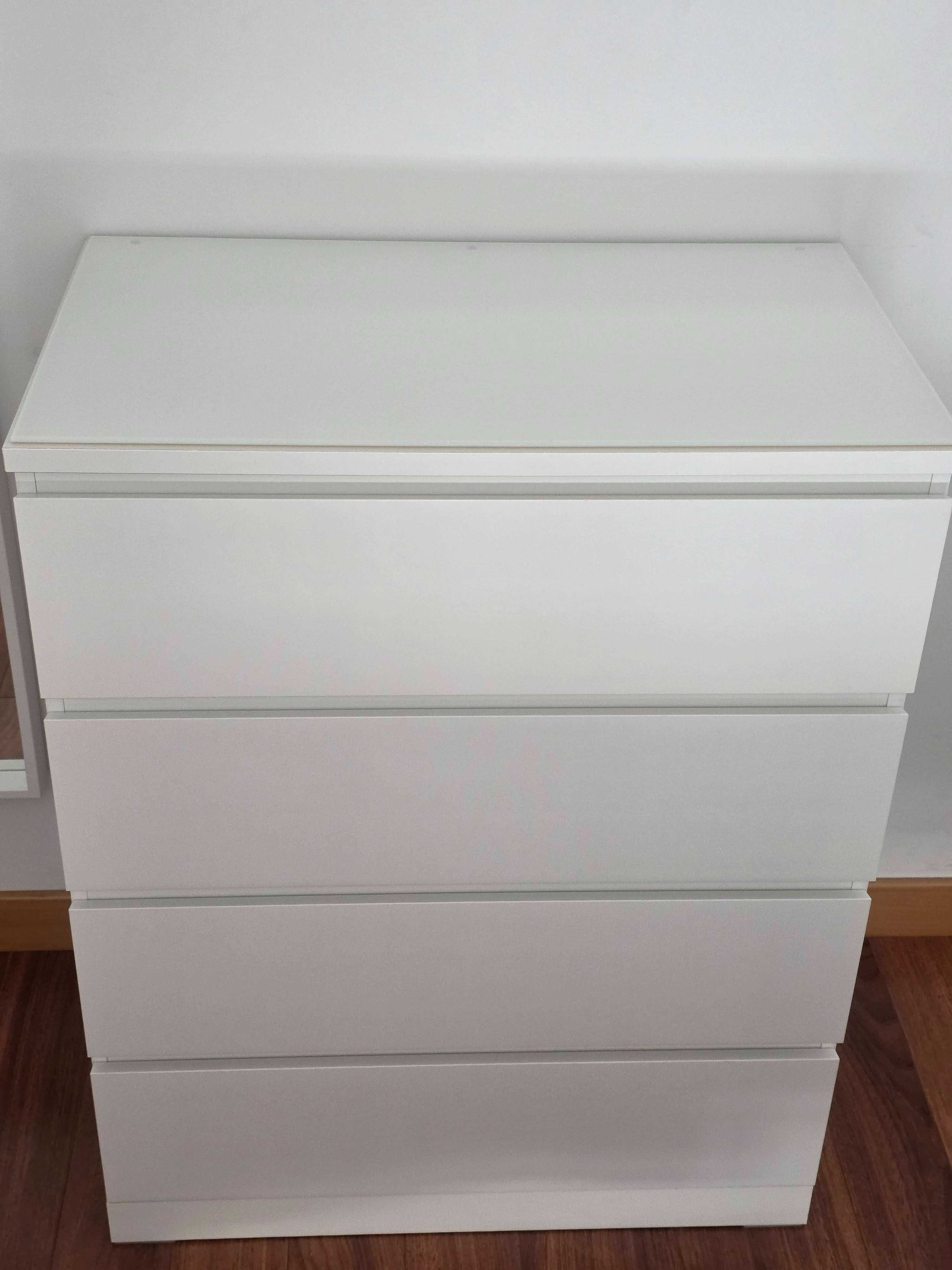 Cómoda Ikea MALM c/4 gavetas e tampo em Vidro