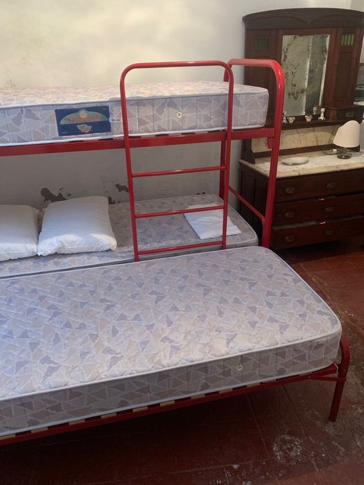 Beliche com três camas