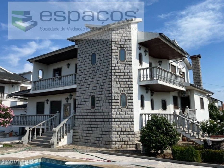 Moradia V4 em Valverde