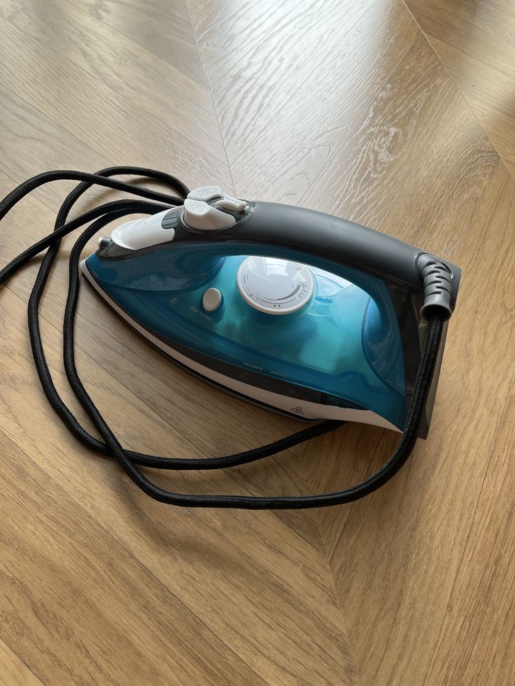 Żelazko 2000 - 2400w w stanie bardzo dobrym
