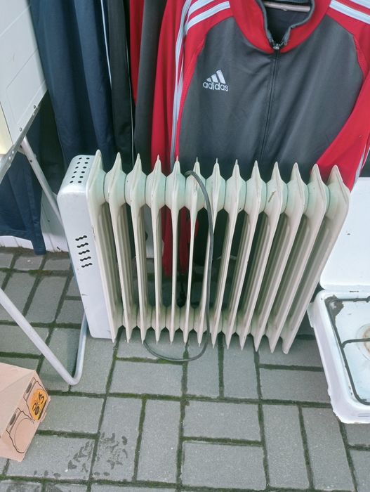 Масляная батарея на 12 секций,электро б/у