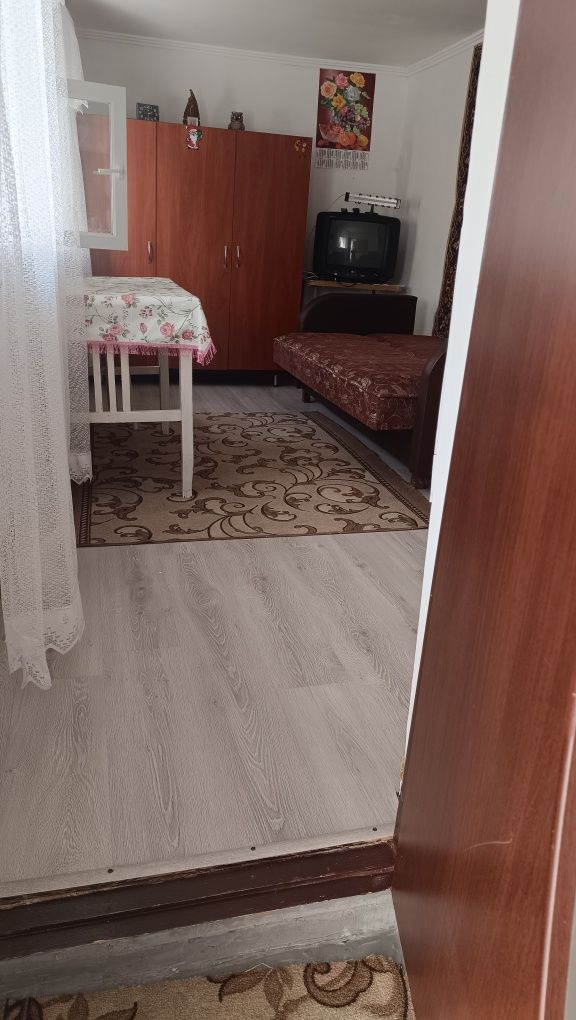 Здається окремий однокімнатний будинок р-н.Старого міста