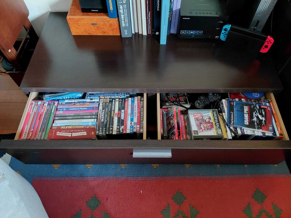 Conjunto gaveta e minibar