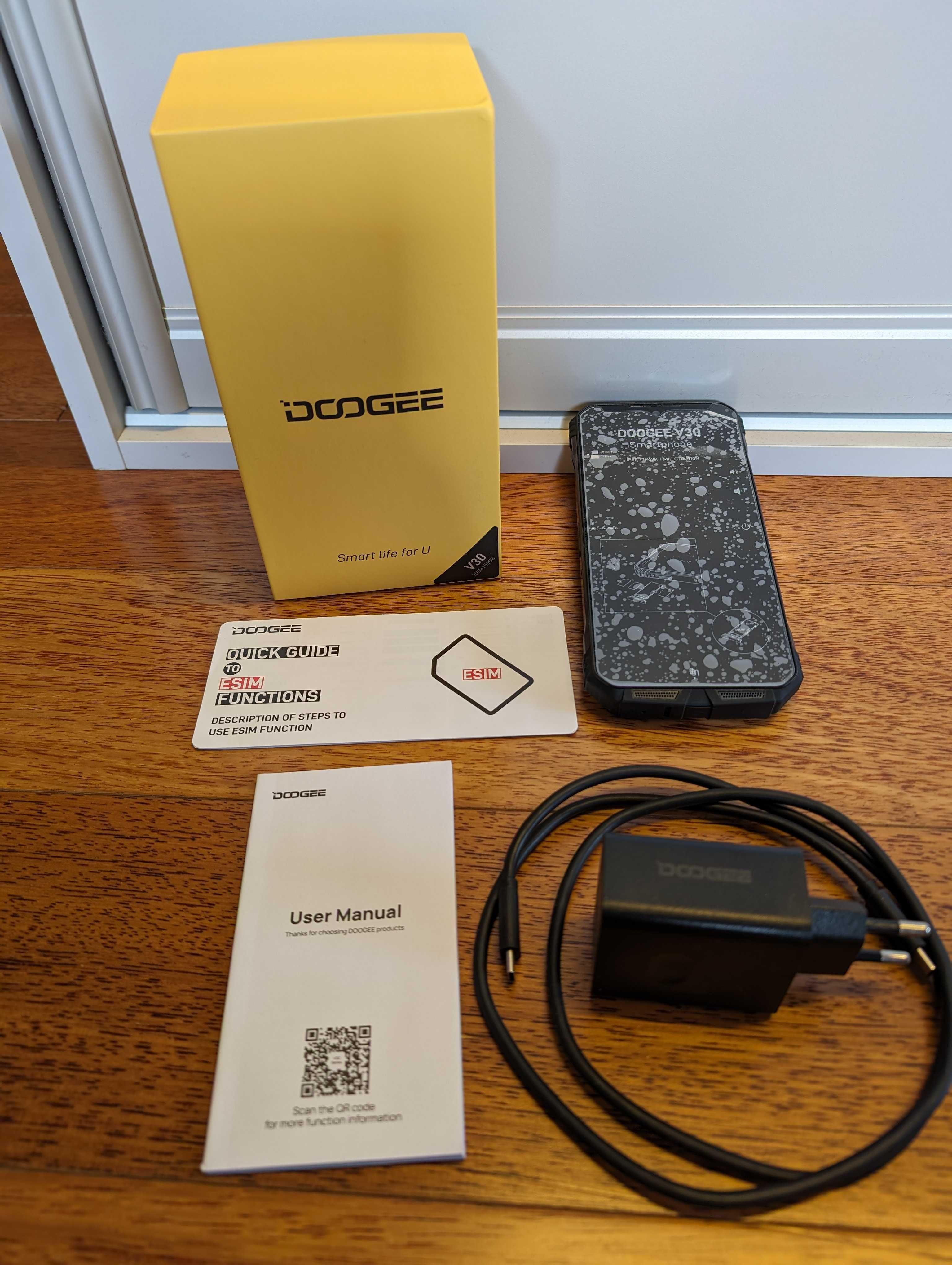 DooGee V30 Smartfon PANCERNY 120Hz 66W 2TB DUAL 5G czarny + Etui