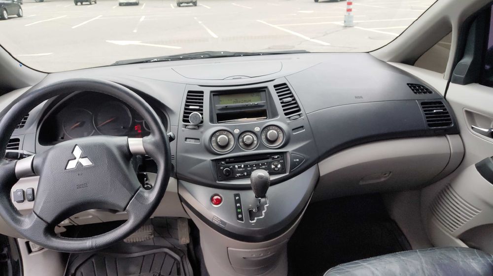 Mitsubishi Grandis Макс комплектація Шкіра  6 місць