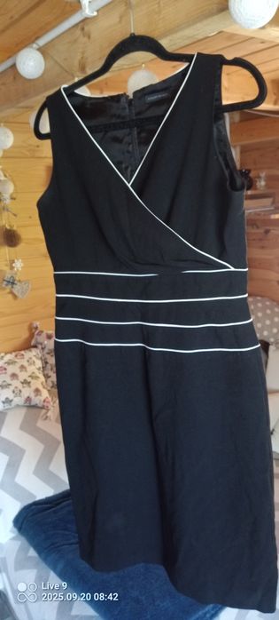 Sukienka damska bez rękawów rozmiar L, pachy 48cm.