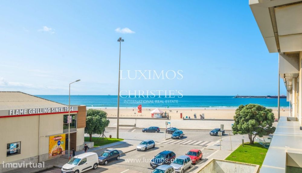 Apartamento em 1.ª linha de mar, para arrendamento, em Matosinhos Sul