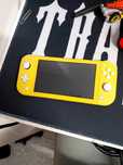 Nintendo switch amarela