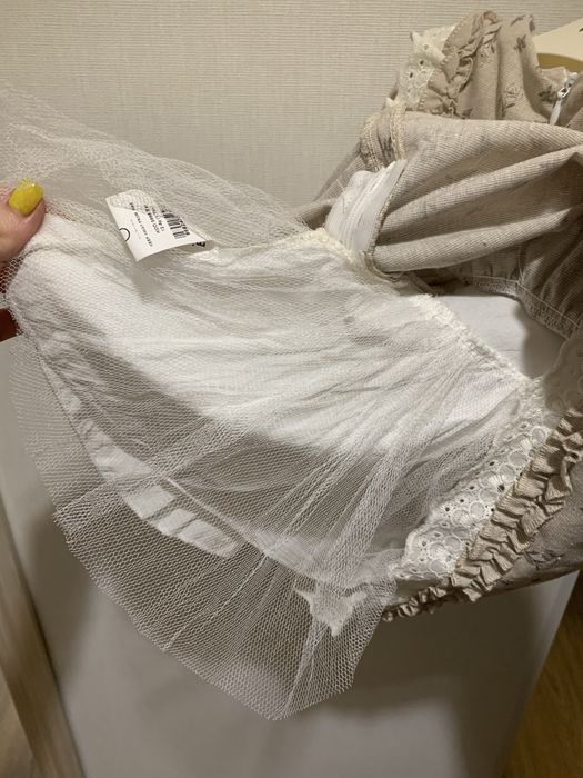 Сукня на річок з рюшами