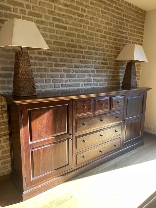 Komplet mebli kolonialnych z litego drewna – unikatowa kolekcja