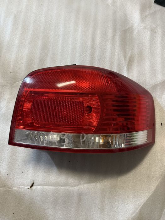 Lampa prawa tylna audi a3 8p