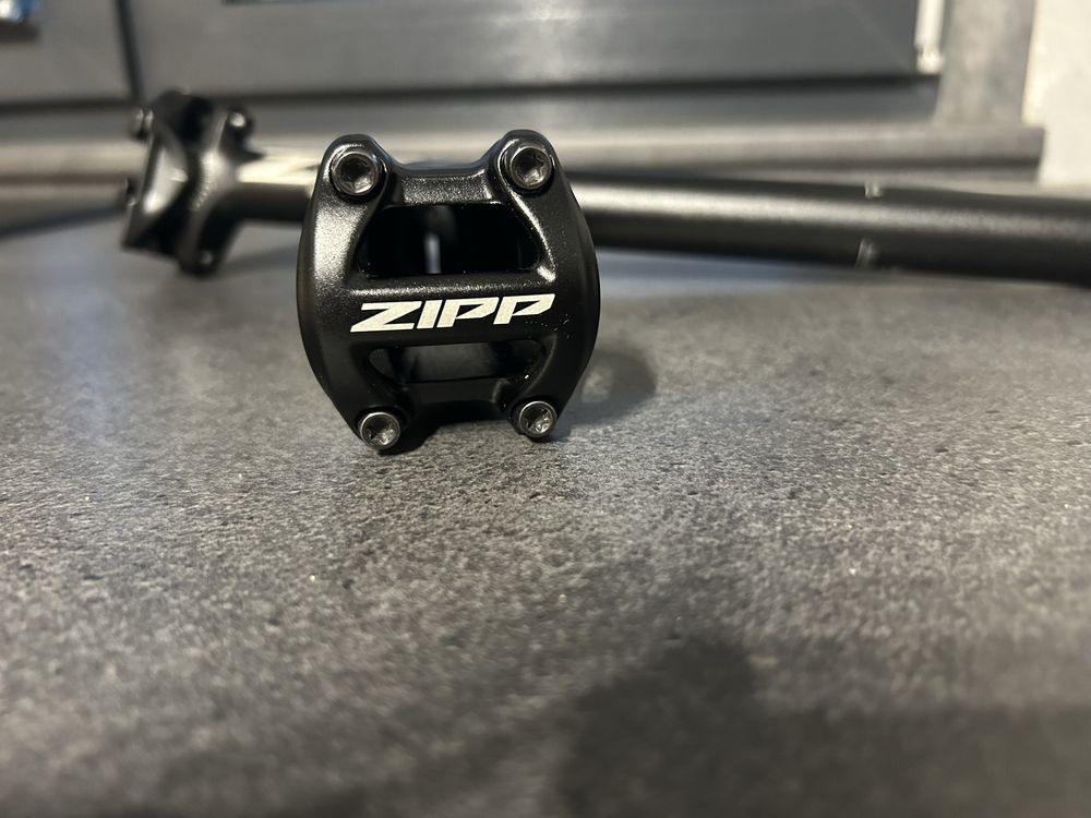 Mostek, wspornik, ZIPP Service Course