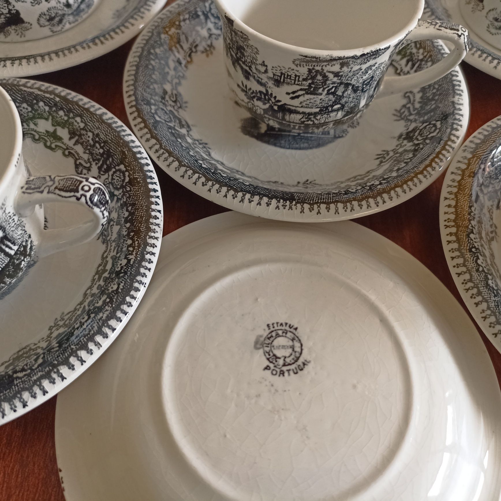 Lote de 6 chávenas de café Sacavém Gilman & Cta motivo Estátua