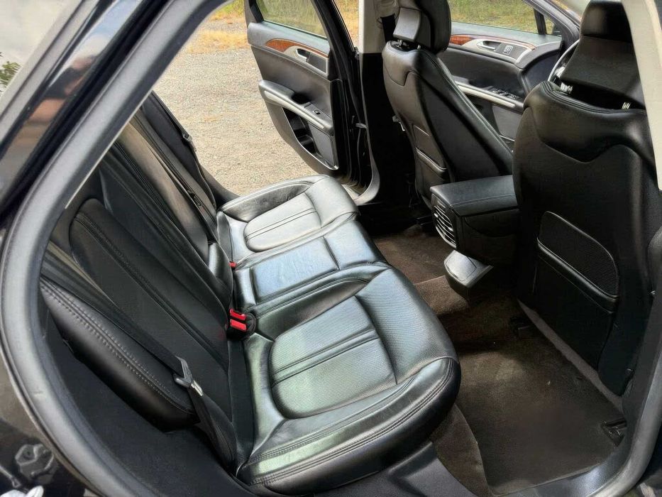 Lincoln MKZ      2015