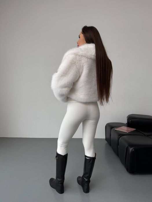 Укорочена шуба з хутра-тренд цього сезона