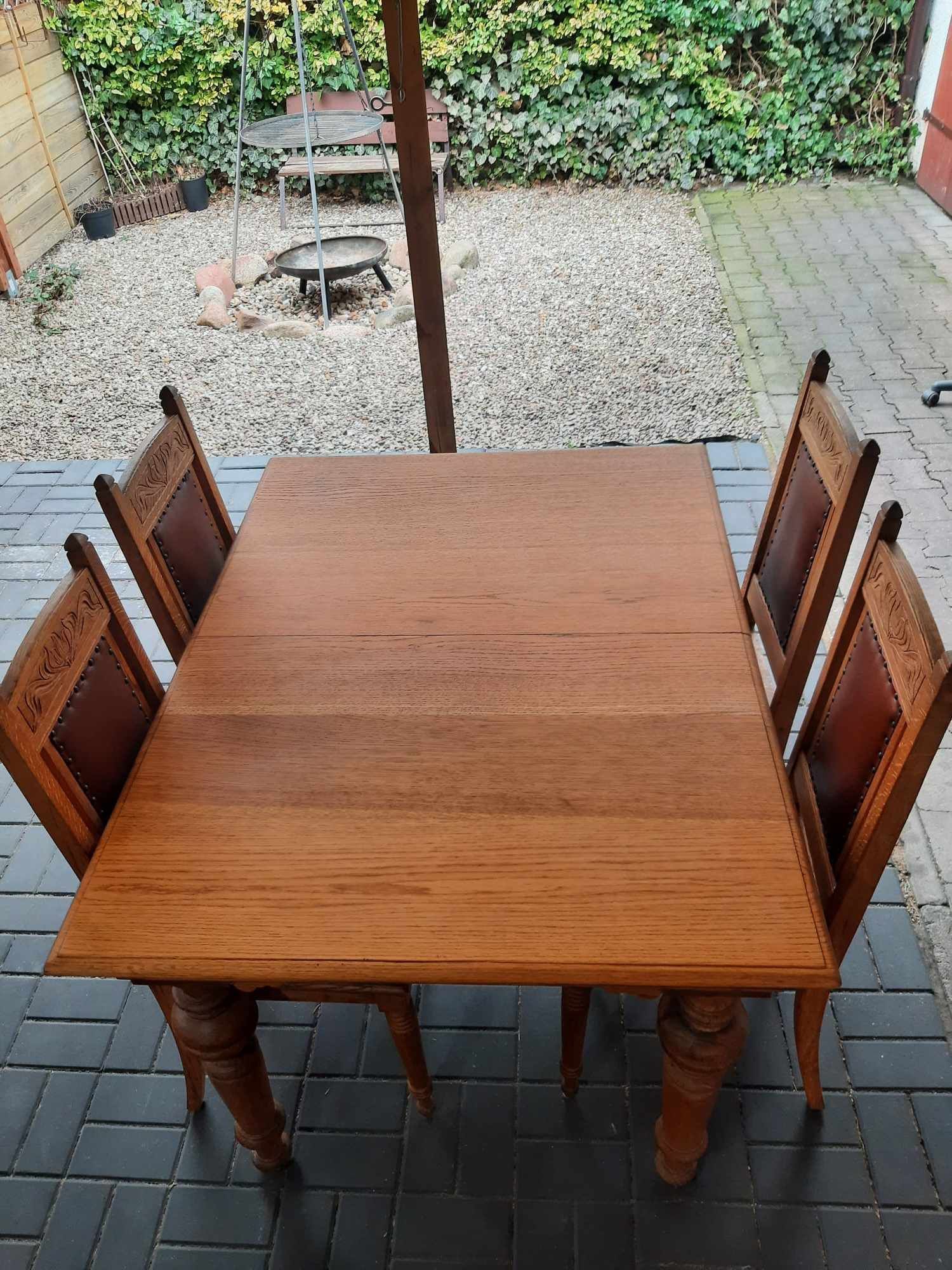 Stół debowy z krzesłami