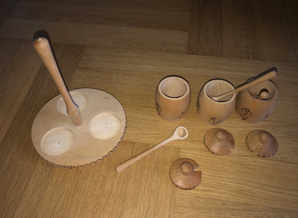 drewniany zestaw do przypraw ozdobny przyprawnik na przyprawy