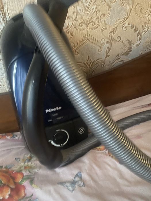 Пилосос Міле S381 1800W