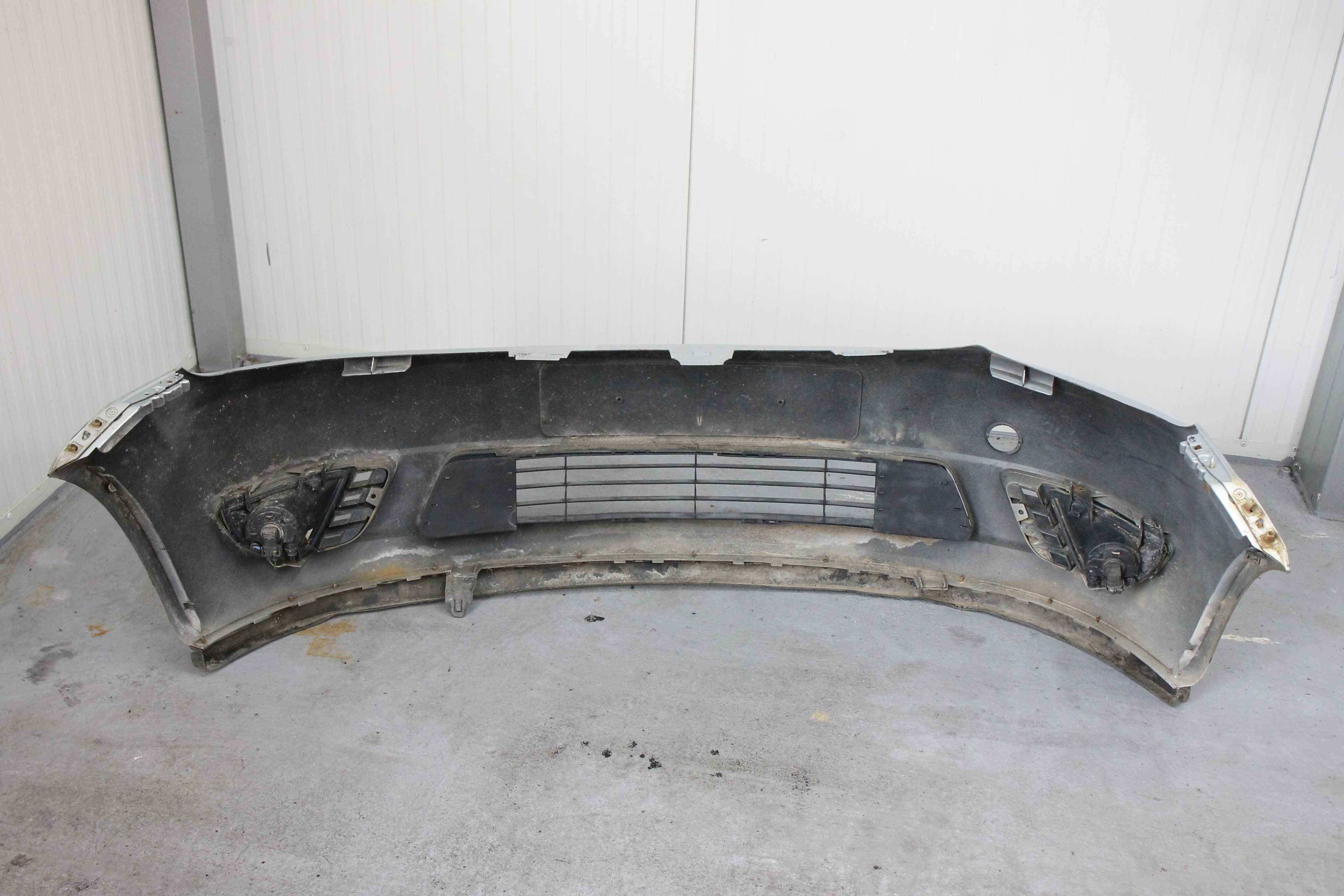 Zderzak przód przedni Ford Fiesta Mk5 MkV halogeny oliwkowy