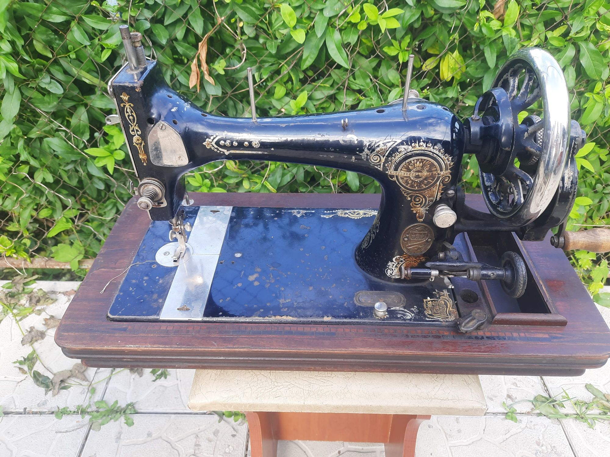 Антикварная швейная машинка Silberberg