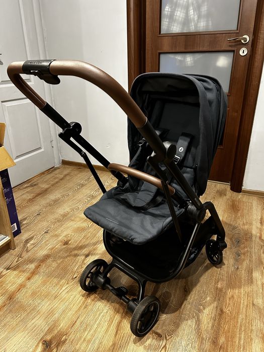 Реверсивний прогулянковий візочок Maxi Cosi Leona