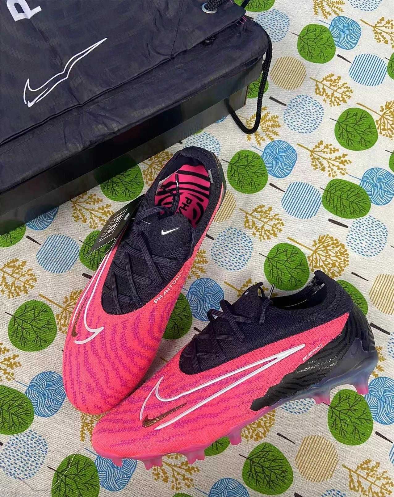 Nike Gripknit Phantom GX Elite FG Hyper Pink 42