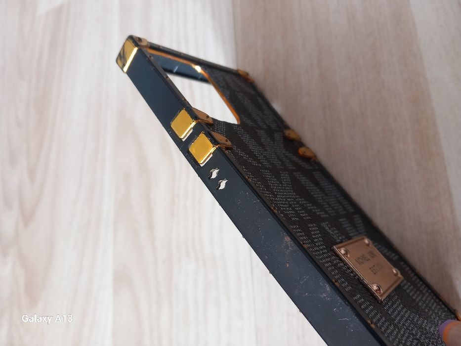 Michael kors etui na iPhone 12