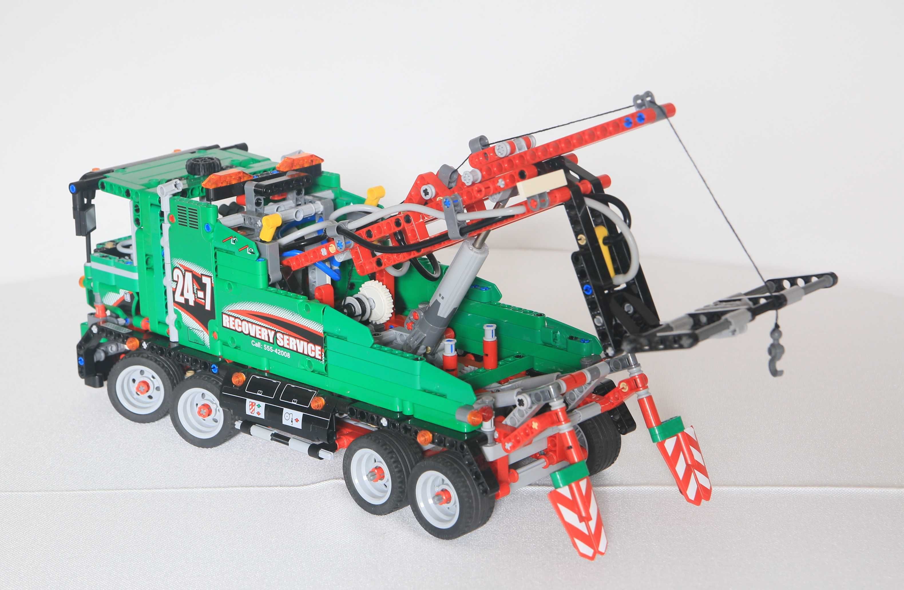 Lego Technic 42008 Service Truck / Ciężarówka holownik