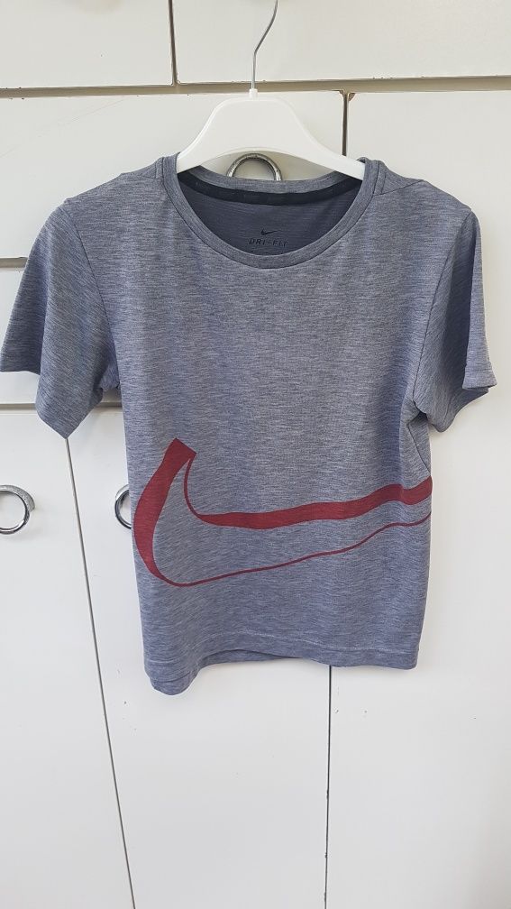 Camisola Nike 10 anos- portes incluídos