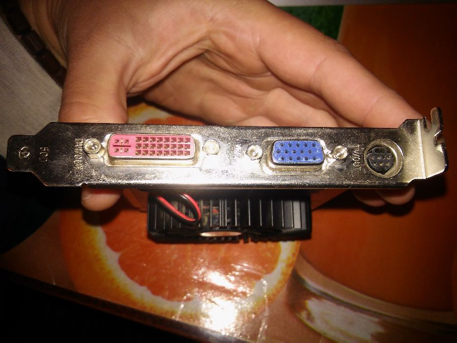 Продам видео карту Palit GeForce® 7600 GT 256 Мб GDDR3
