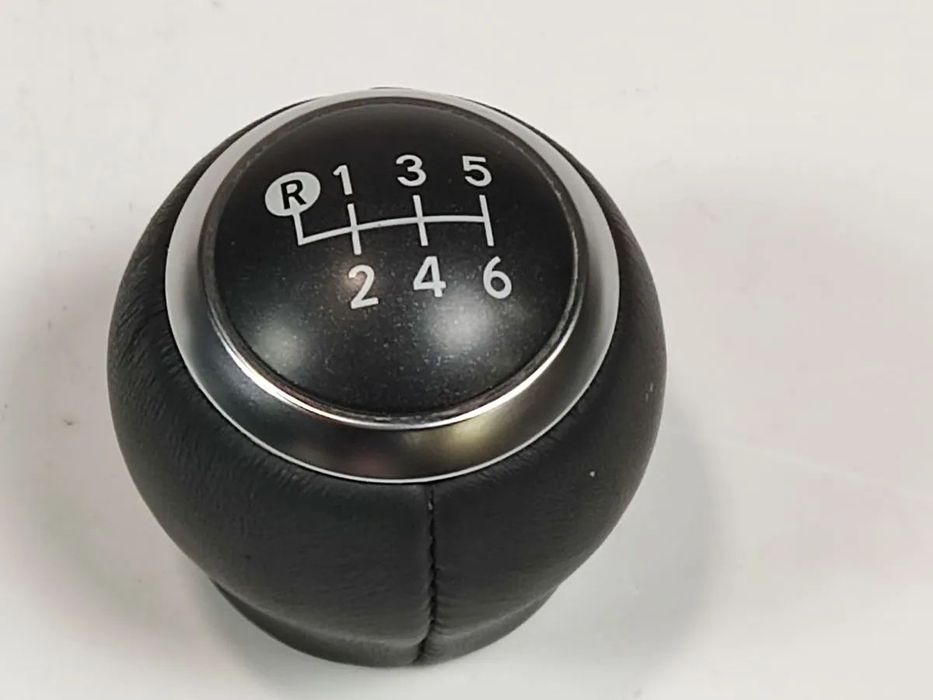 TOYOTA YARIS 19-24r Gałka Zmiany Biegów