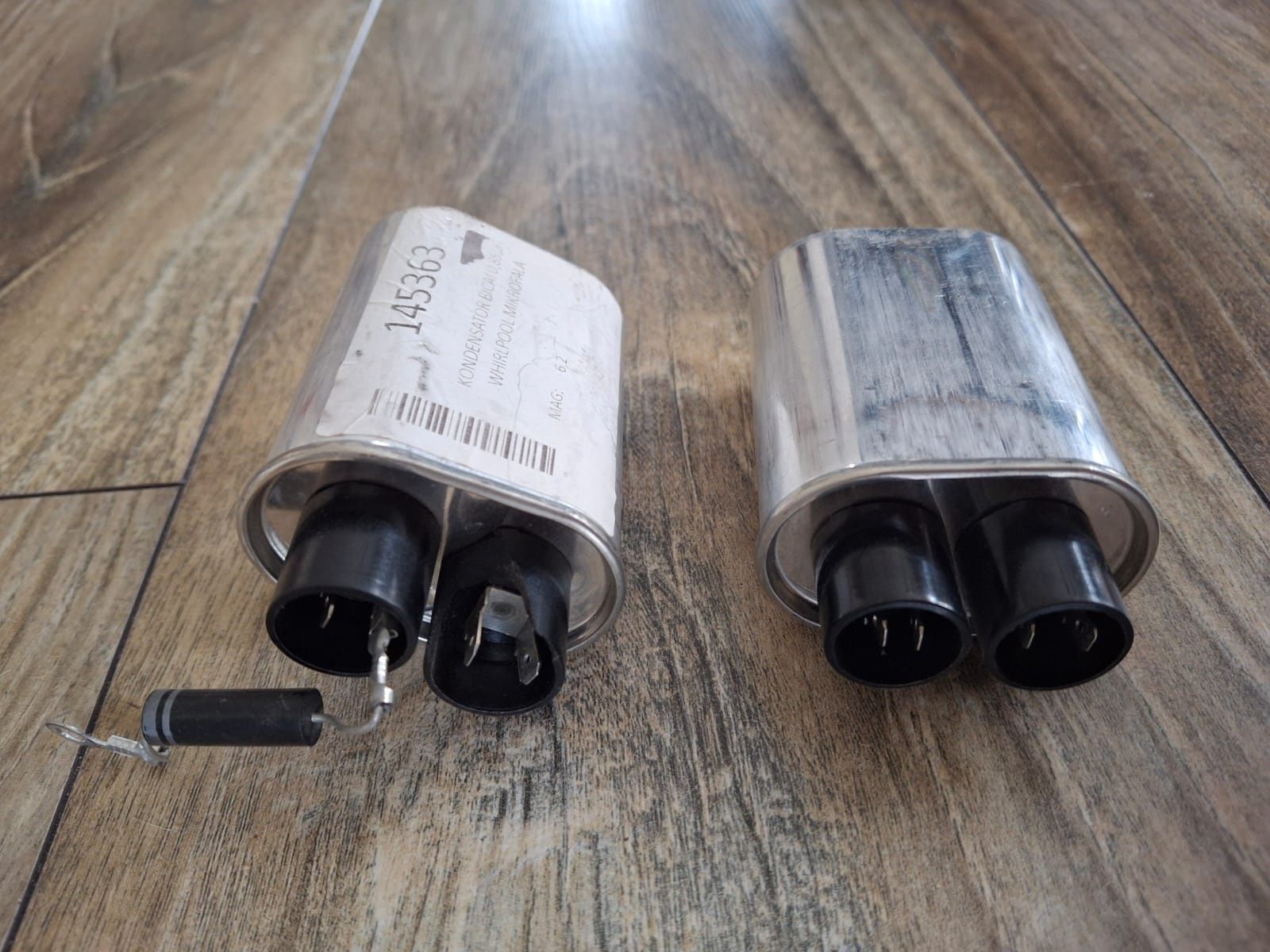 Kondensator mikrofalówka BiCai CH85.21085-Whirpool-2100V 
0,85