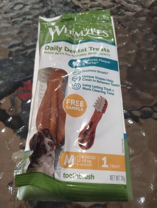 Szczoteczka gryzak dla psa 12-18kg Whimzees Daily Central Treats