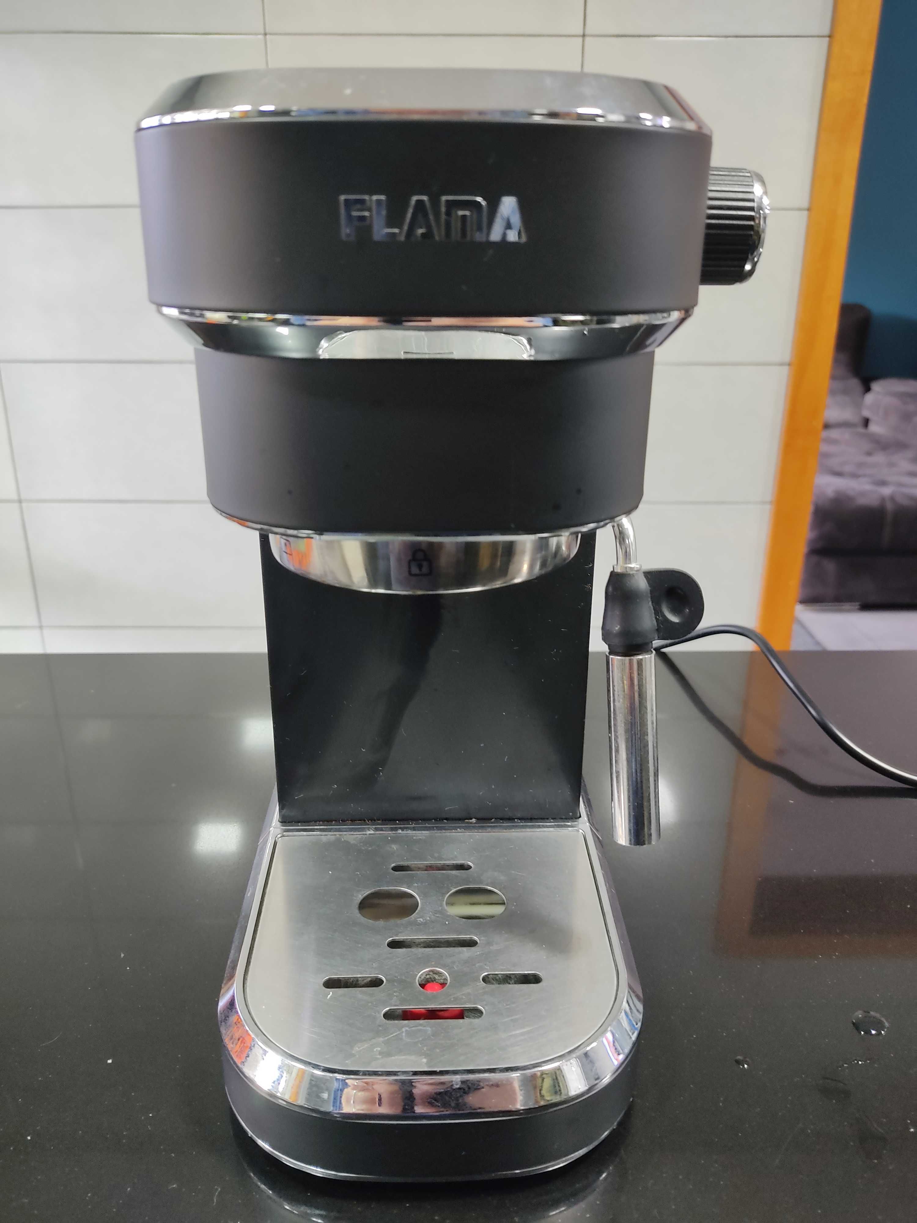 Máquina de Café Manual FLAMA 1266FL