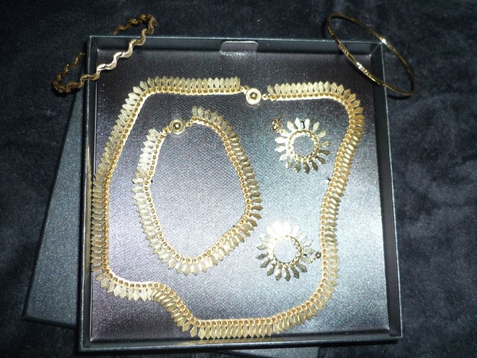 Серьги, браслеты и цепочка (Япония). Набор из 8ми предметов.