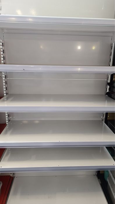 Металеві стелажі. Торгове обладнання