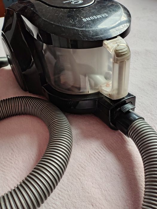 Пилосос Samsung 1600W НЕ робочий на комплектуючі