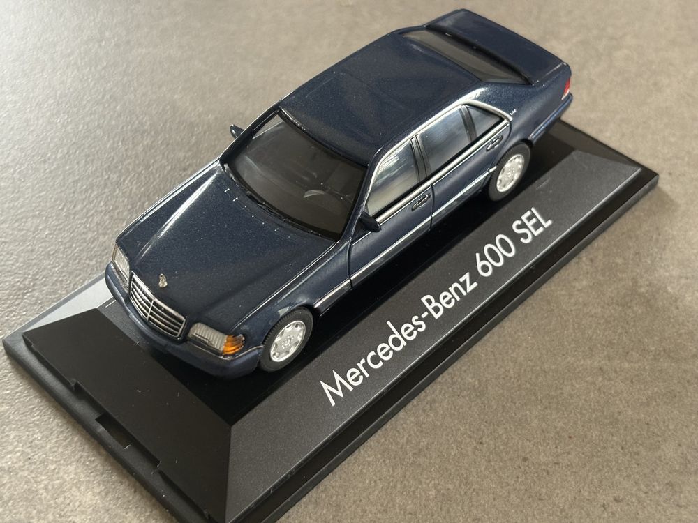 Model Herpa skala 1/43 Mercedes S-Klasa 600 SEL W140 granatowy