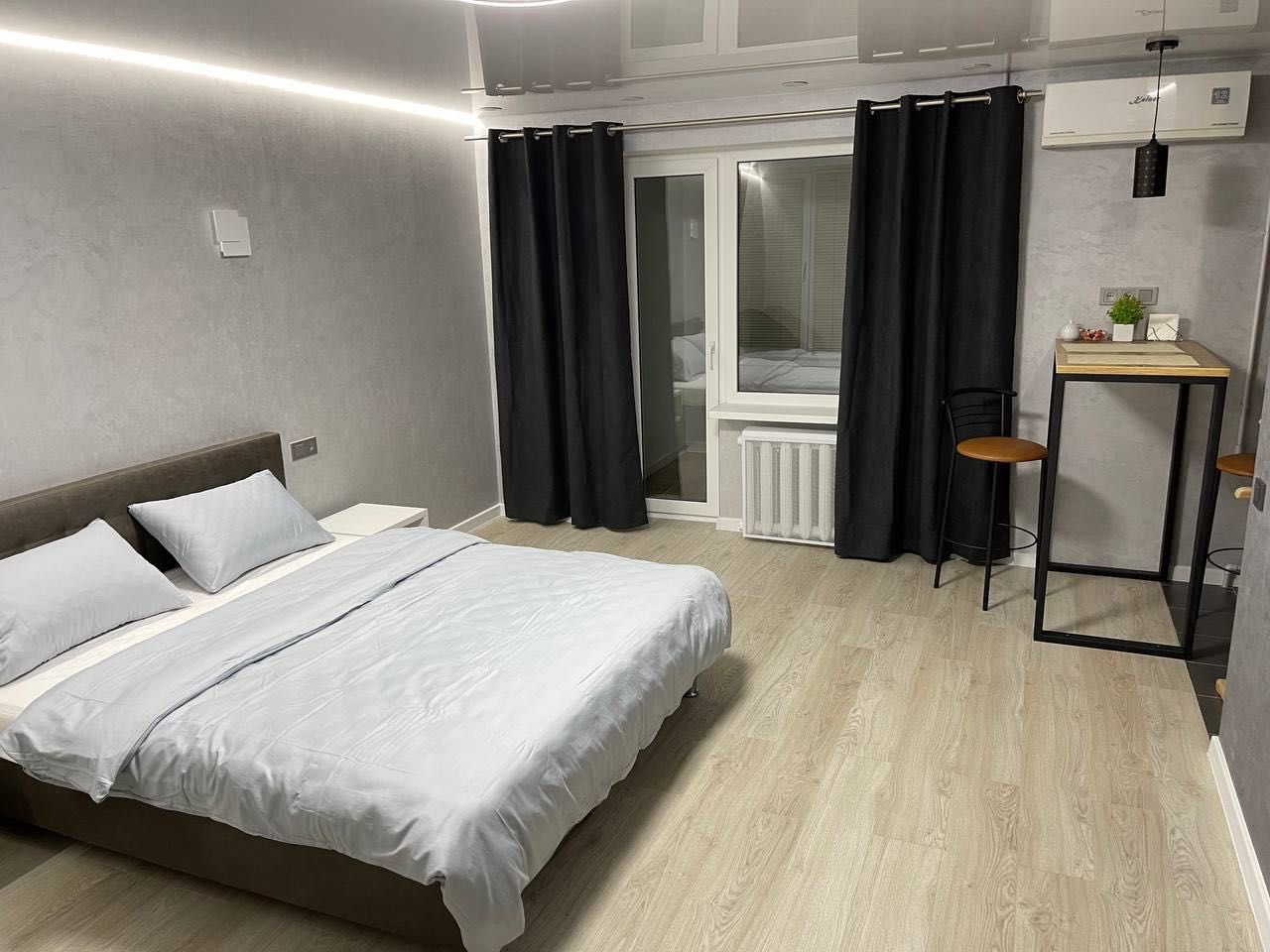 ApartCenter. Квартира посуточно - почасово. VIP. Центр. 97 квартал.