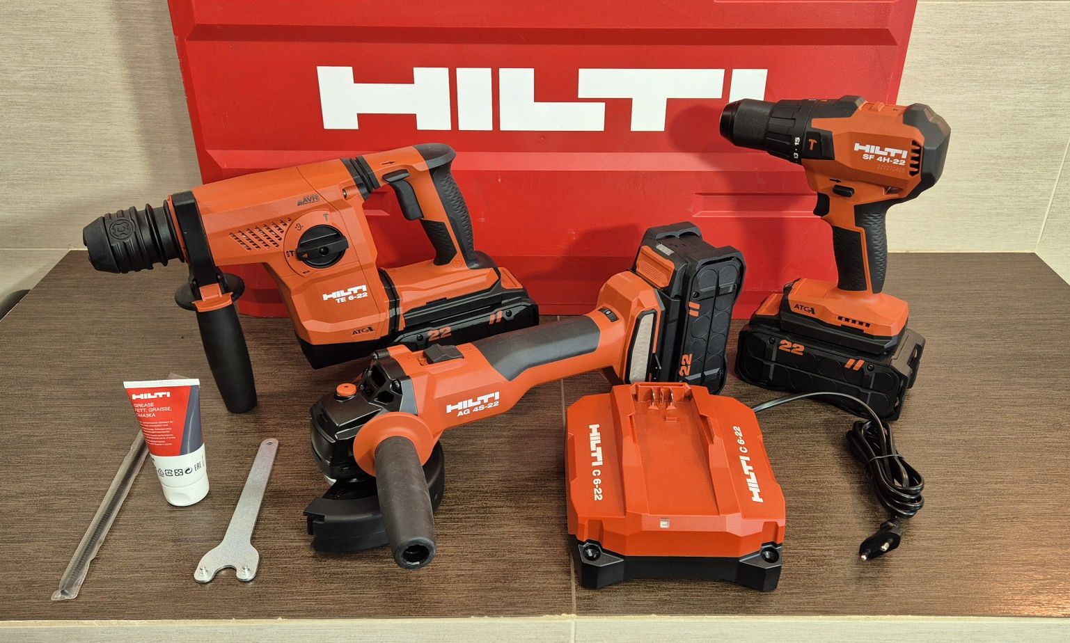 Zestaw Hilti NURON: TE 6-22, SF 4H-22, AG 4S-22, C 6-22, B 22-170 8Ah