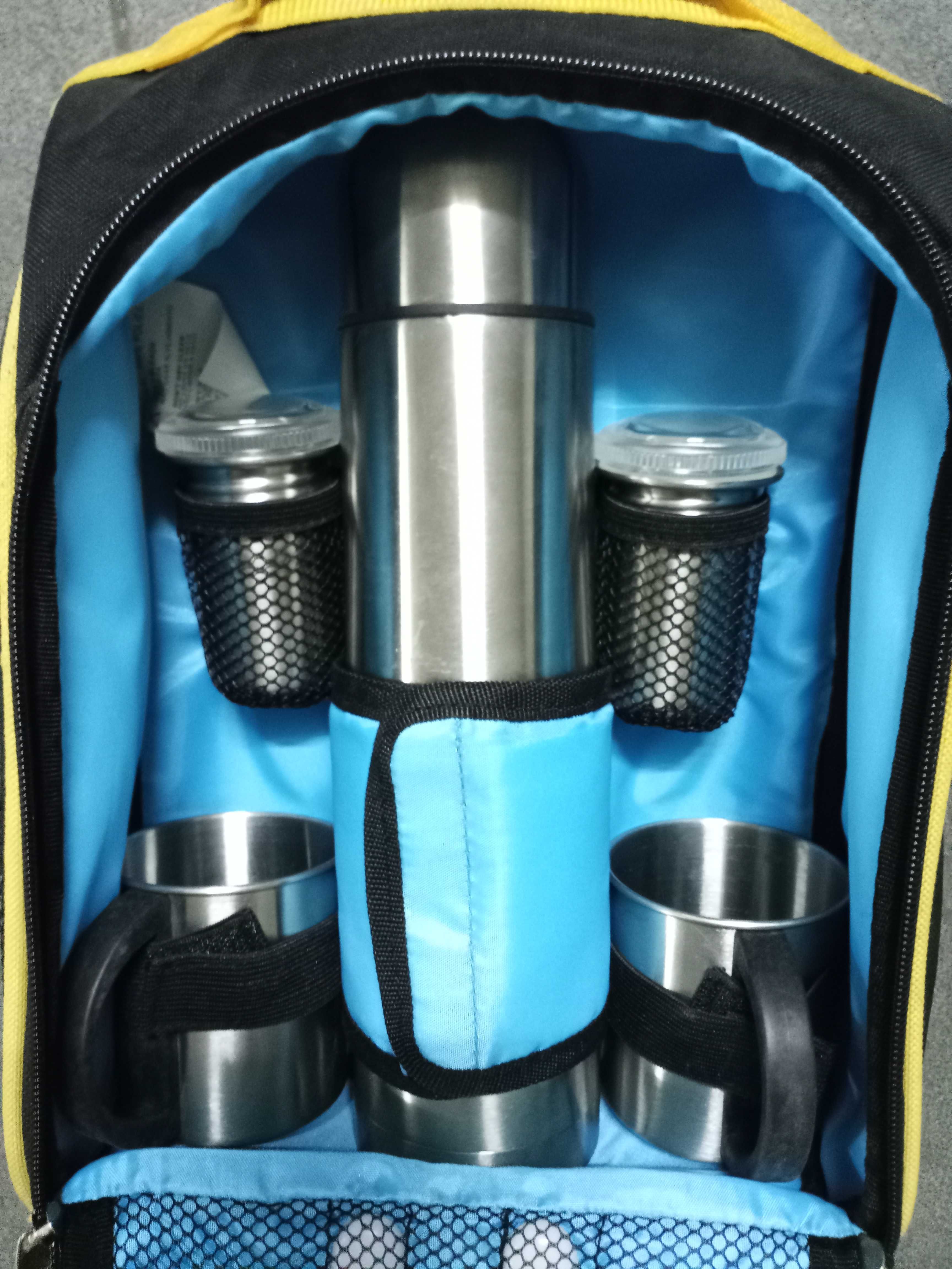 Mochila para Picnic devidamente equipada.