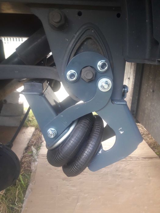 Podnoszenie podnoszenia osi KRONE oś mechanizm