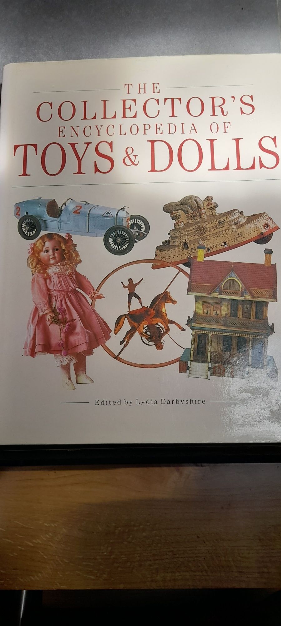 The colector enciclopedia of toys and dolls